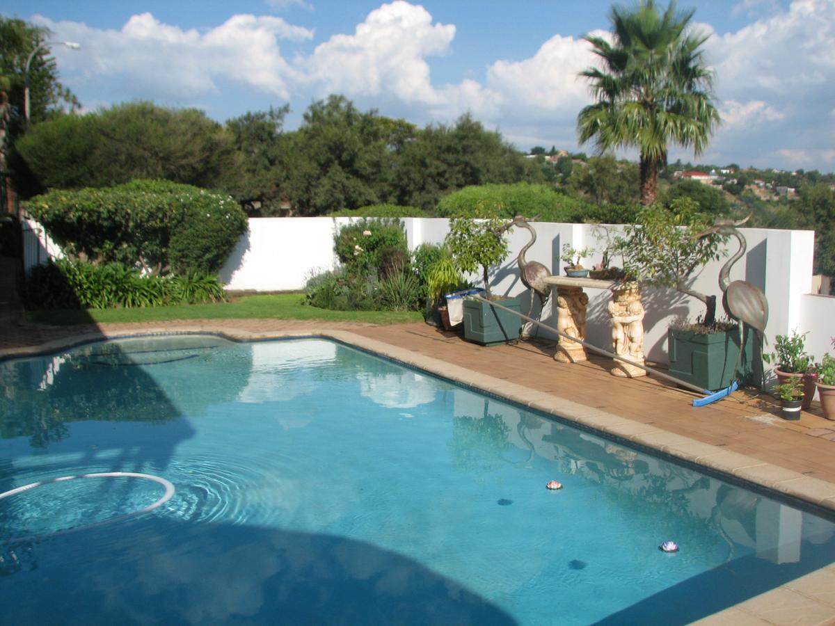 Chez Esme Guest House Roodepoort Exterior photo