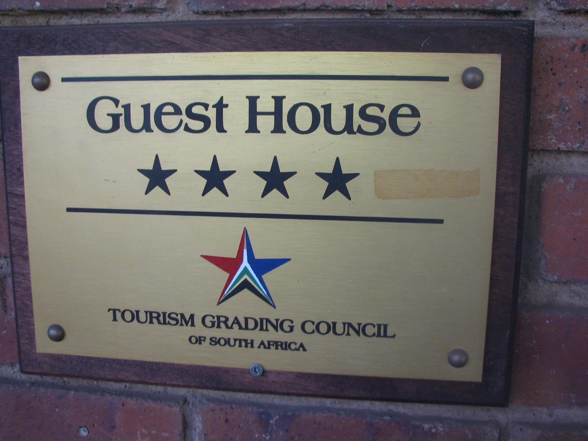 Chez Esme Guest House Roodepoort Exterior photo