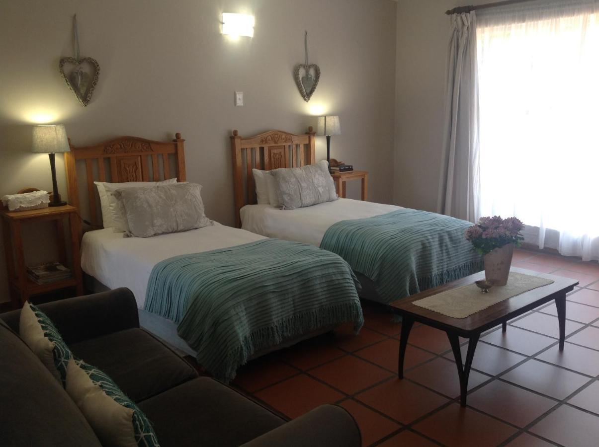 Chez Esme Guest House Roodepoort Exterior photo